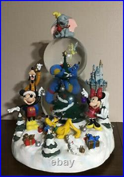 VINTAGE Walt Disney World Christmas Holiday Snowglobe EXCLUSIVE TO WDW