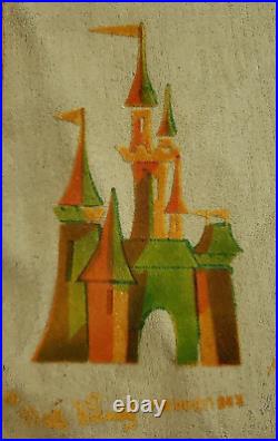Vtg 60s Walt Disney Disneyland Sleeping Beauty Castle Souvenir Felt Pennant Flag