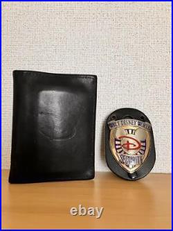WDW Walt Disney World Security Badge ID Case Vintage Black Gold 0838