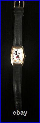 Walt Disney Mens Vintage Seiko Mickey Mouse Watch Sub-dial Mickey Seconds